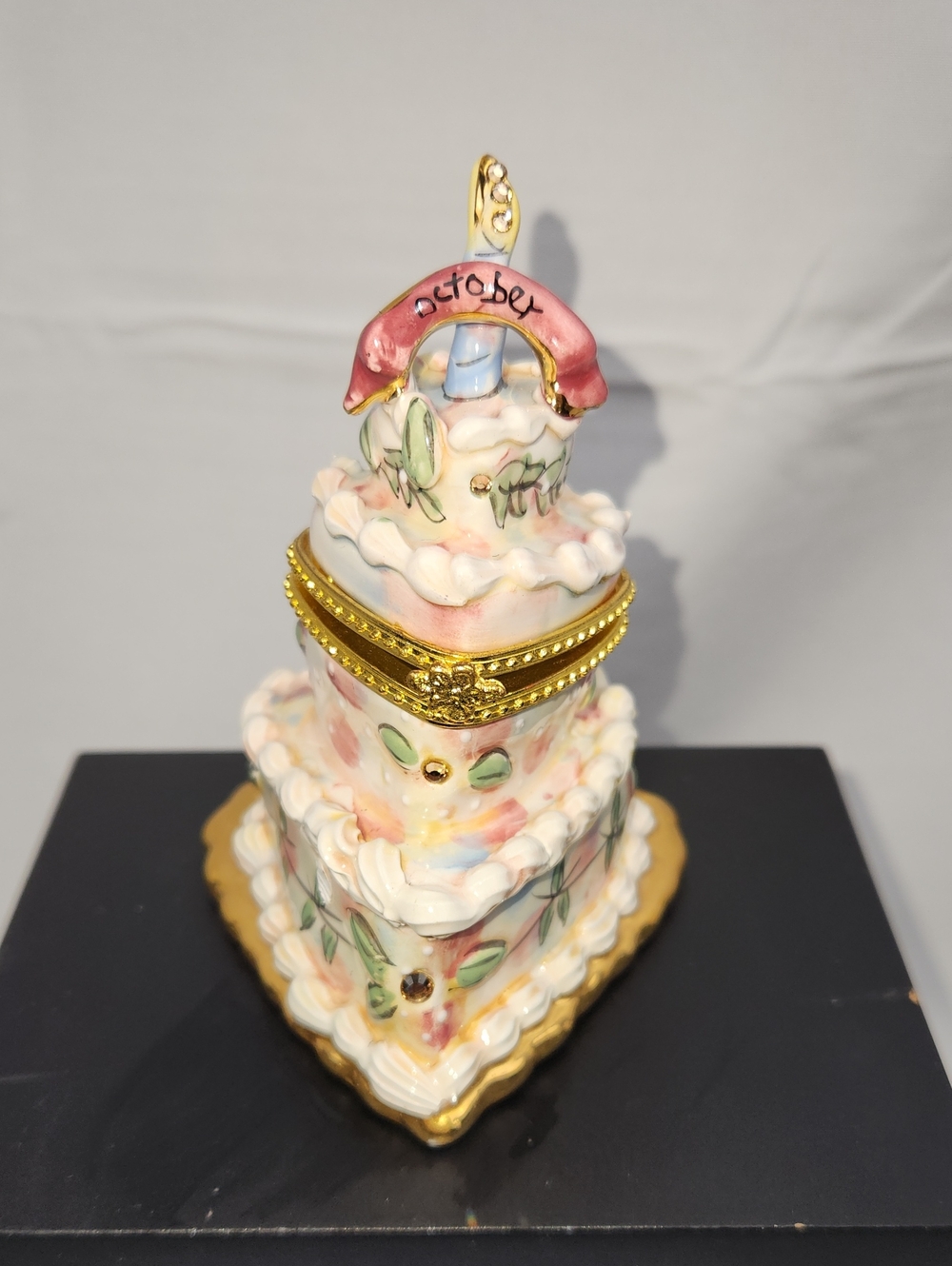 Blue Sky Pink & Gold Heart Cake Porcelain Trinket Box 2003 Collection Signed.